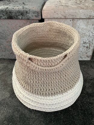 Towel basket