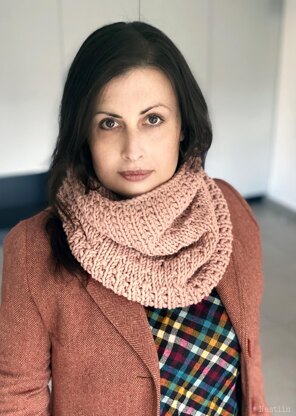 Rosamund polka dot knit cowl