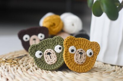 Crochet bear motif