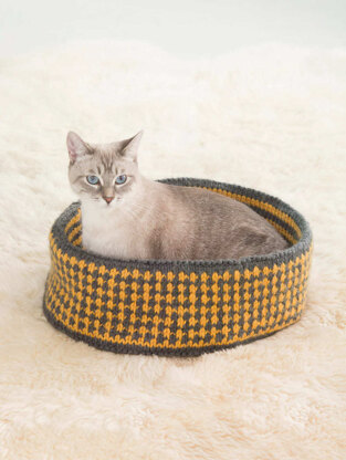 Pretty Kitty Bed in Lion Brand Hometown USA - L50152 - Downloadable PDF