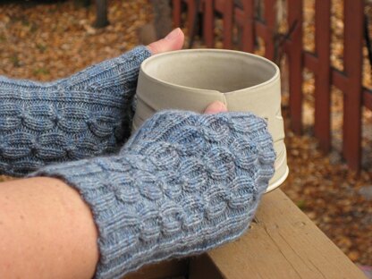 Pebbled Pathway Fingerless Mitts