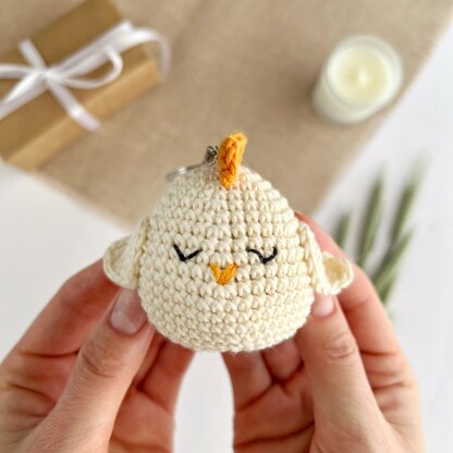 Crochet chick pattern keychain Amigurumi chicken keyring Bag charm Car mirror hanging decor Mini toy