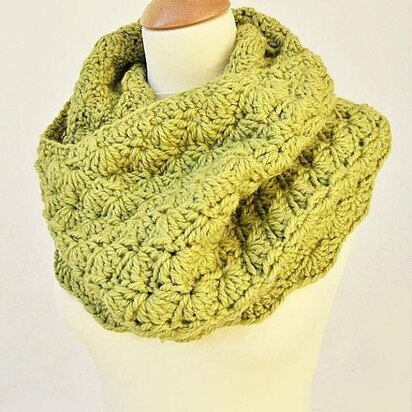 Versatile 2 in 1 Chunky Crochet Cowl/Hood