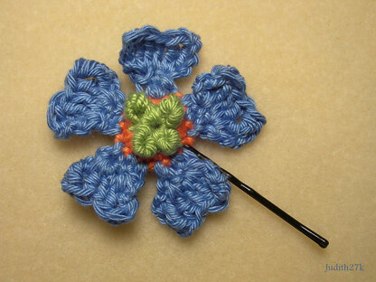 100 Flowers to Knit and Crochet