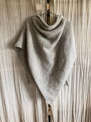 Ruke shoulder scarf