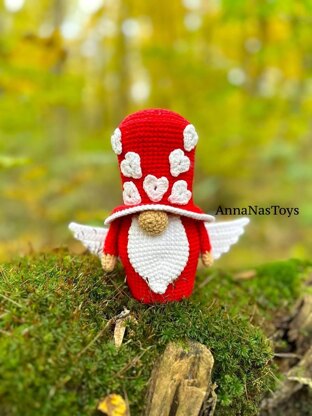 Gnome red Valentine with wings