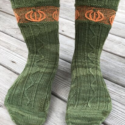 Pumpkin Socks - knitting pattern