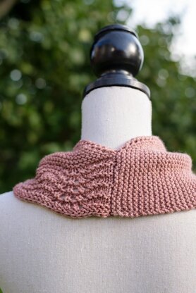 Pretty Little Cowl