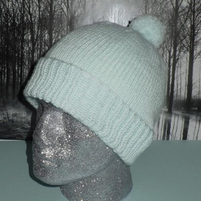 Simple Bobble Beanie Hat