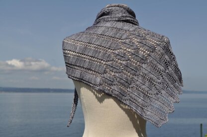 Aloft Shawlette