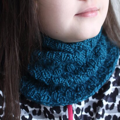 Robin Cowl for DK yarn