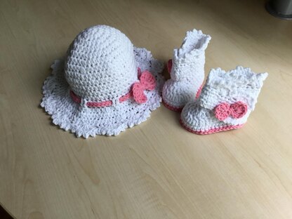 Baby Boot & Hat Set N 285