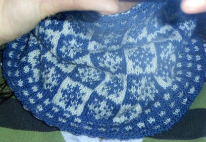 Snowflake cowl