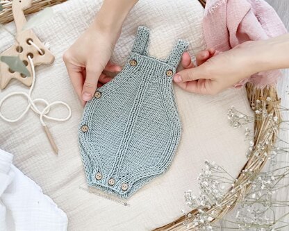 Newborn - TWISTY DK Knitted Romper