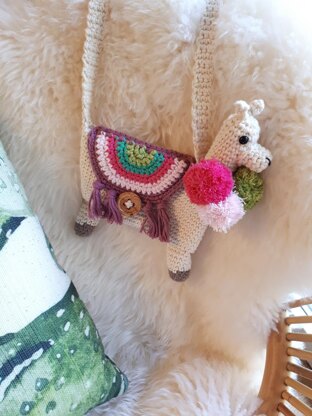 Llama purse Crochet pattern by Birds and crickets LoveCrafts