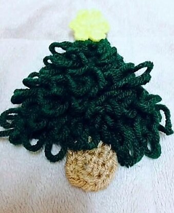 Christmas tree lapel pin