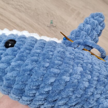 Dylan the Dolphin - US Terminology - Amigurumi