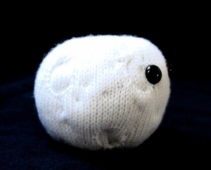 Little amigurumi moon