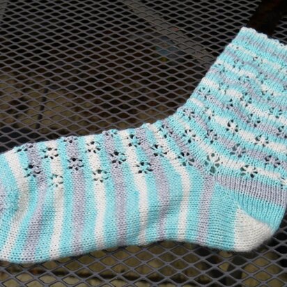 Snowflake Socks - knitting pattern