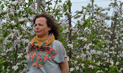 Baskets full of flowers shawl