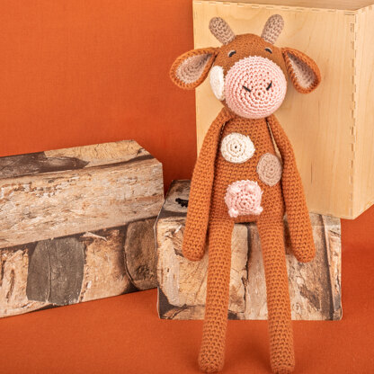 Clara Cow in Yarn and Colors Baby Fabulous - YAC100126 - Downloadable PDF