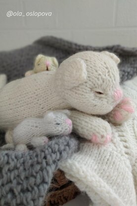 Cat and little kittens -KITTEN knitting pattern