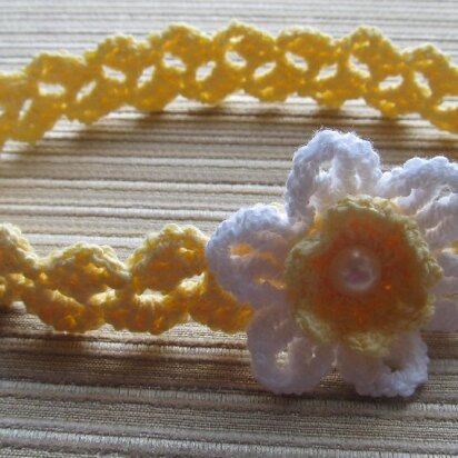 Crochet Baby Headband with a White Daffodil