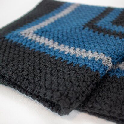 Black & Blue Infinity Moss Stitch Crochet Blanket