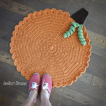 Family Gathering Pumpkin Rug