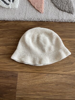 DJ Set Bucket Hat in Sirdar Stories DK in Sirdar - 10560 - Downloadable PDF