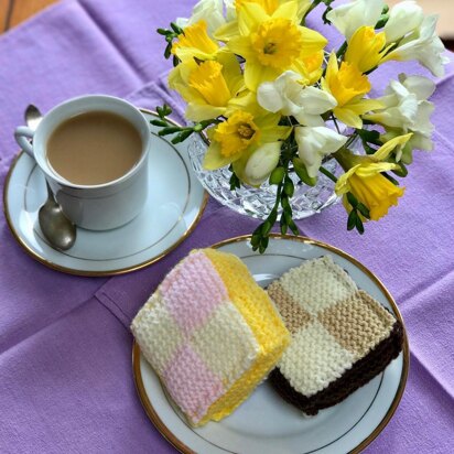 Play Food Battenberg Cake Slice in Lemon or Chocolate in Patons Fab or Robin DK