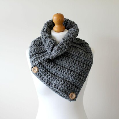 A06 Eliana Cowl