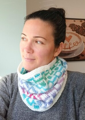 Arona Cowl