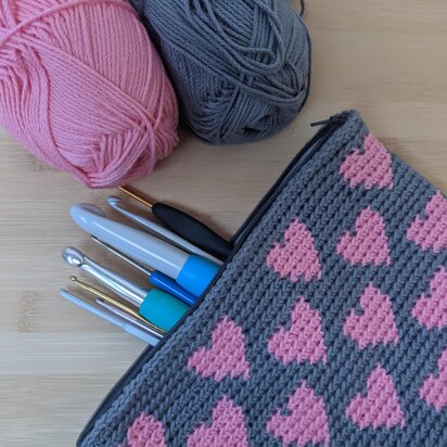 Hearts Zipper Tapestry Crochet Pouch/Accessory Bag