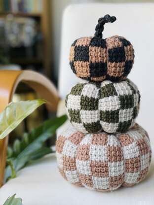 Tunisian Checkerboard Pumpkins