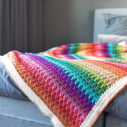 Big Larksfoot Rainbow Blanket