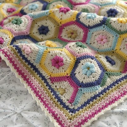 Daisy Puffs Blanket