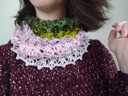 Hairpin Lace Cowl