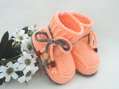 Baby Girl Baby Booties and Baby Hat Pattern English