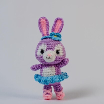 Stella Lou purple bunny amigurumi crochet pattern