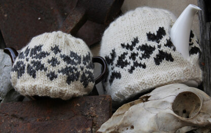 Knitted Cosies by Monica Russel