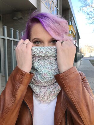 Diamond Stitch Cowl