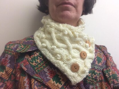 Bobble wave neck warmer