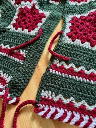 Winter Embers Tree Skirt