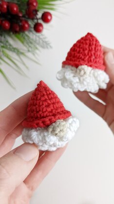 Christmas gnome ornament easy crochet pattern