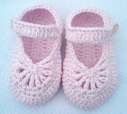 Crocheted Baby Girl Shoes