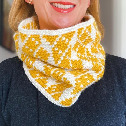 Diamond Ladder Cowl