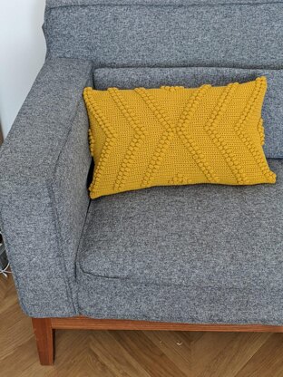 Geometric X bobble cushion cover pattern