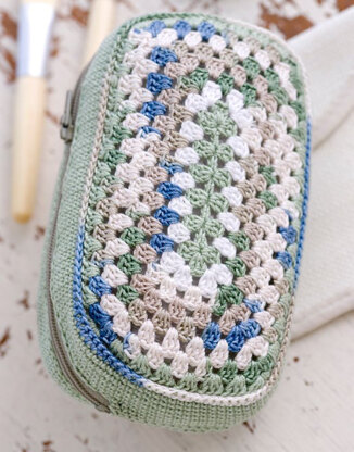 Make Up Bag in Aunt Lydia's Classic Crochet Thread Size 10 Solids, Size 10 Natural and Size 10 Shaded - LC2429 - Downloadable PDF