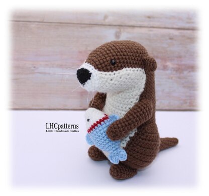 Otter with Fish Crochet Pattern